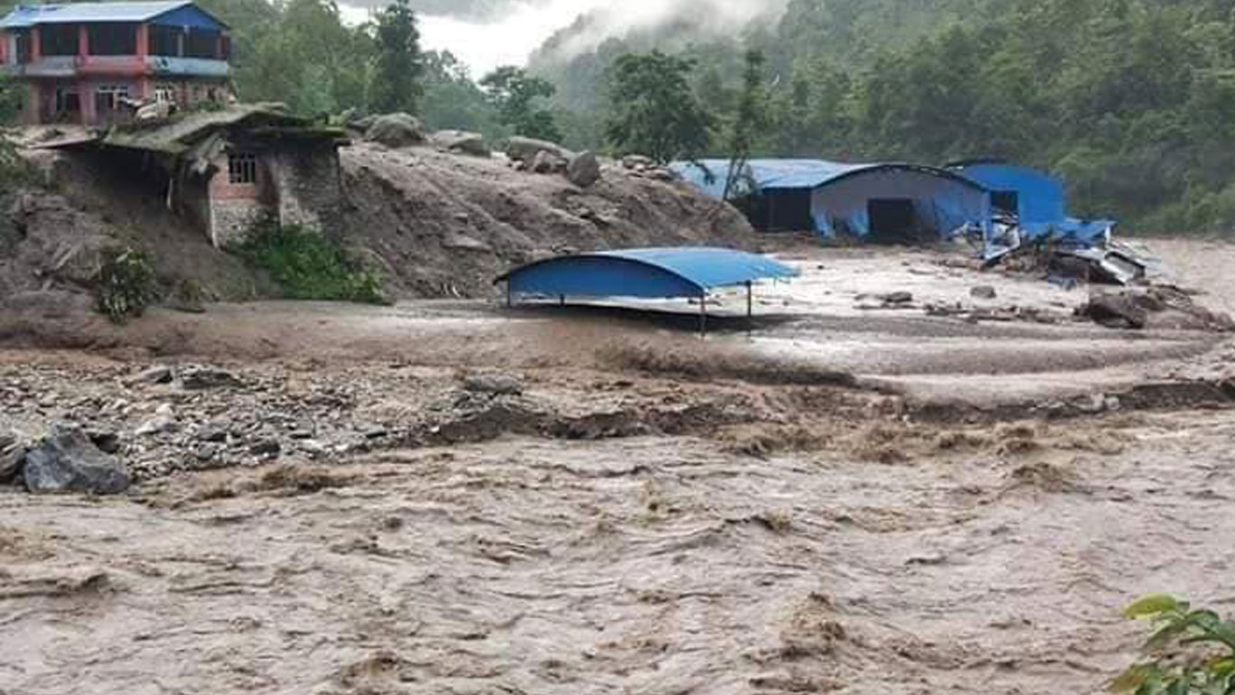 सिन्धुपाल्चोकको जम्बुमा बाढीको वितण्डा 